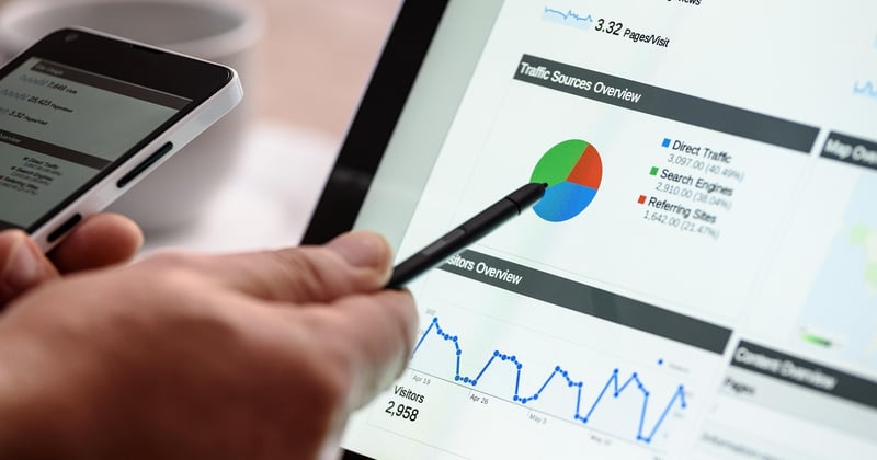 Recherche vocale et SEO : le guide pour dominer les assistants vocaux